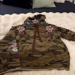 Johnny was Camouflage Hoodie with Floral Embroidery